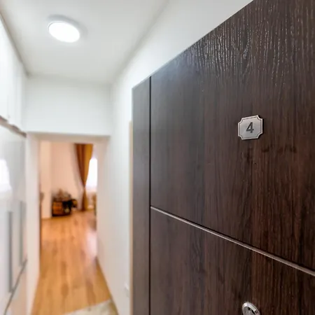 Opera Lux זלאטיבור